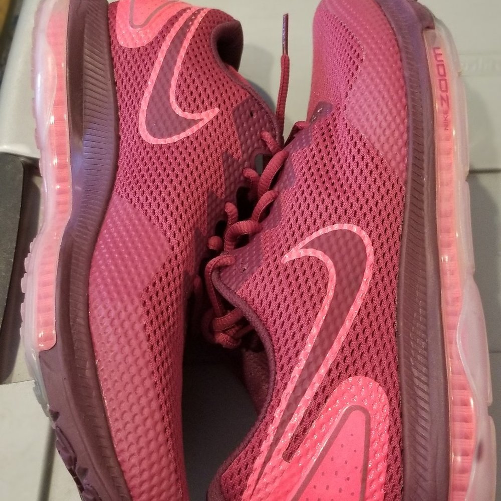 Womens Nike Zoom Sneakers